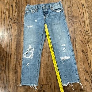Levi’s ct, great distressed jeans